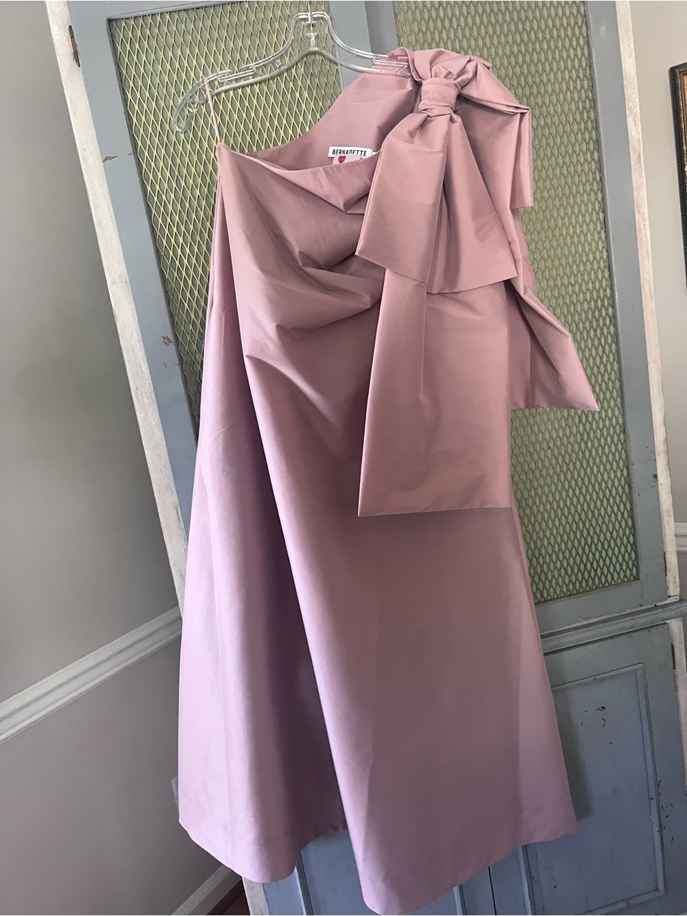 BERNADETTE's 'Winnie' gown - Picture 5 of 10